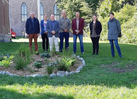 Inauguration du jardin de pluie modèle à Métabetchouan-lac-à-la-Croix